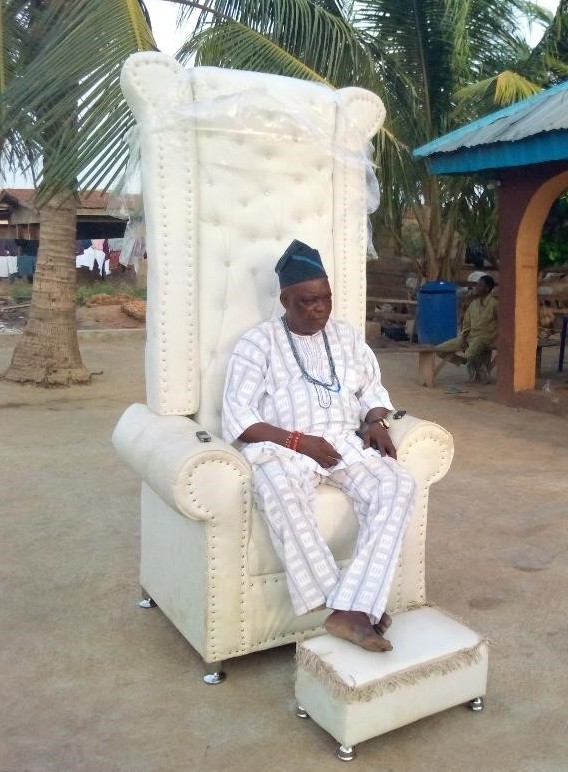 Akimbola