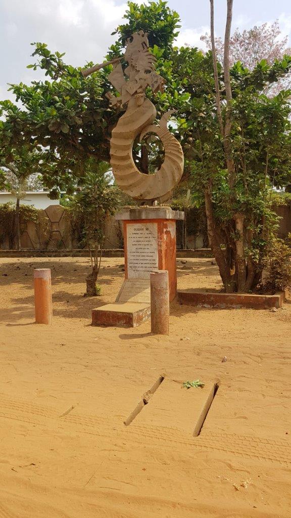 Slave Route Step-2: L arbre de loubli